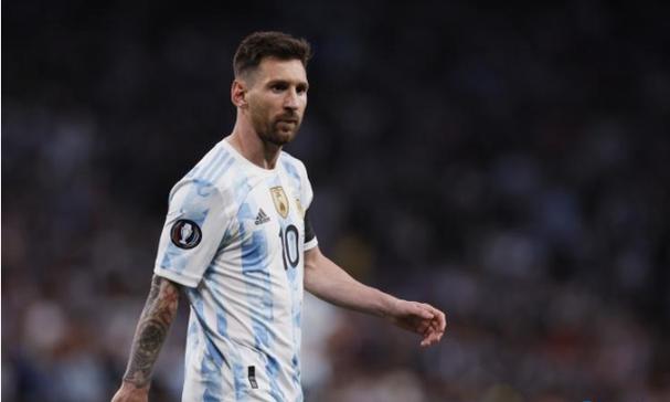 “稀客”白喉斑秧鸡落单厦门街头，热心市民出手救助